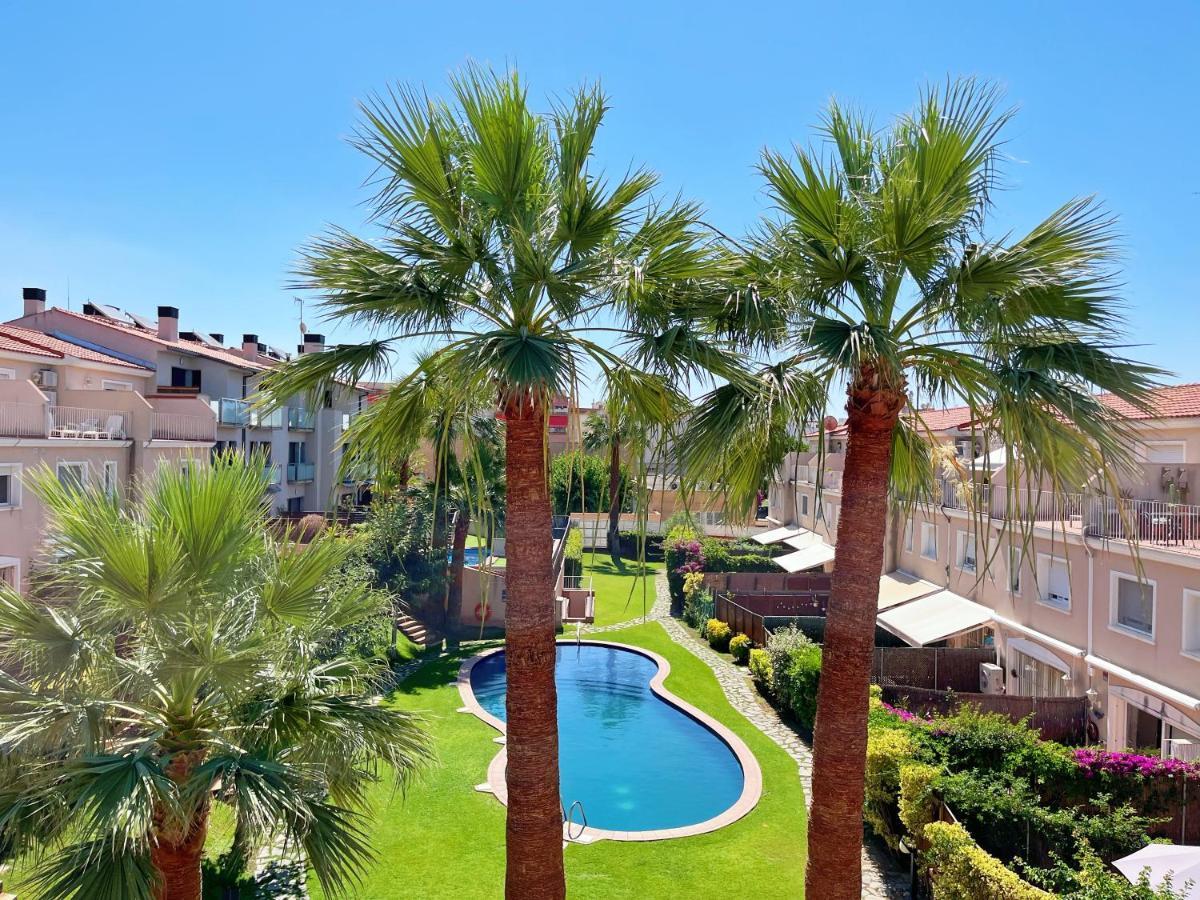 Cheerful Townhouse Center Sitges 5 Bedrooms Pool And Terrace Exterior foto