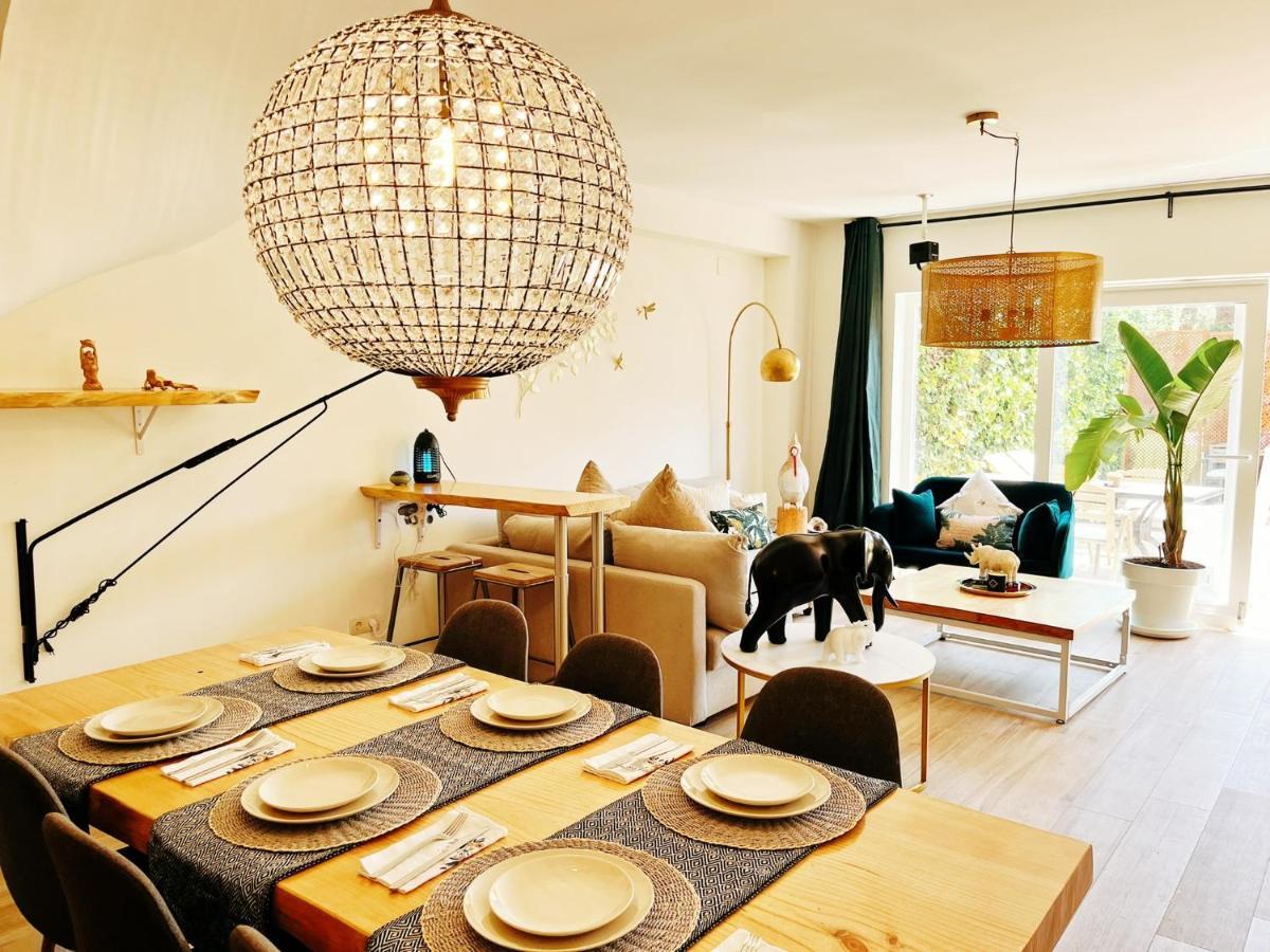 Cheerful Townhouse Center Sitges 5 Bedrooms Pool And Terrace Exterior foto