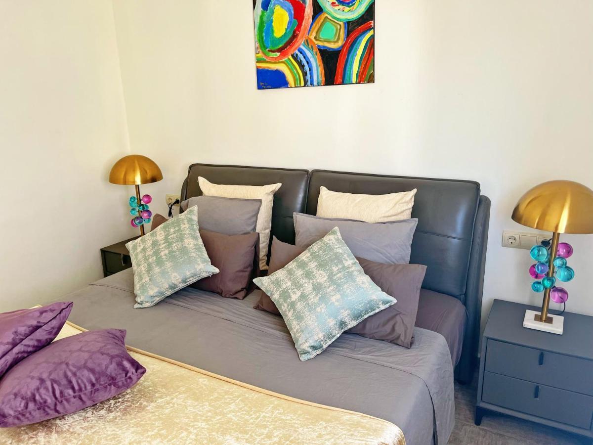 Cheerful Townhouse Center Sitges 5 Bedrooms Pool And Terrace Exterior foto