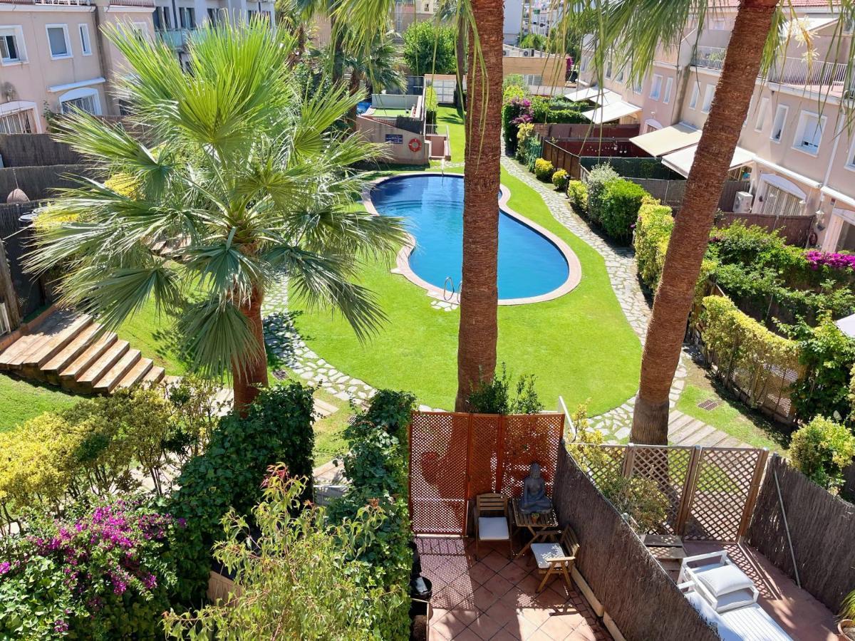 Cheerful Townhouse Center Sitges 5 Bedrooms Pool And Terrace Exterior foto
