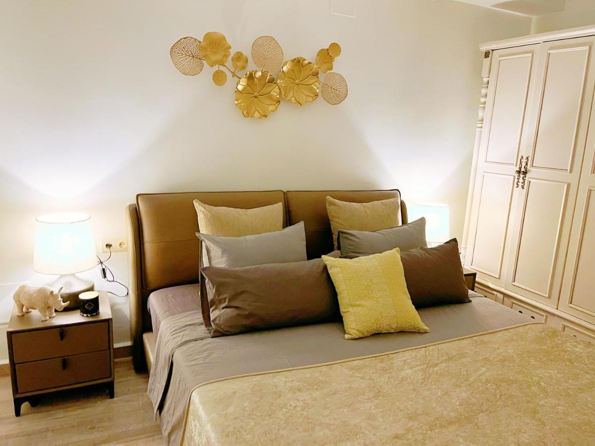 Cheerful Townhouse Center Sitges 5 Bedrooms Pool And Terrace Exterior foto