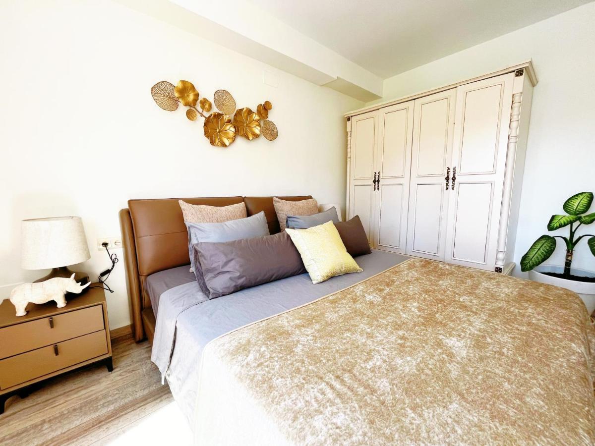Cheerful Townhouse Center Sitges 5 Bedrooms Pool And Terrace Exterior foto