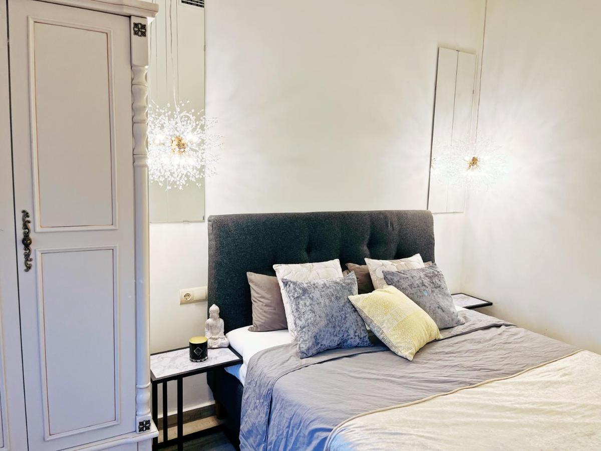 Cheerful Townhouse Center Sitges 5 Bedrooms Pool And Terrace Exterior foto