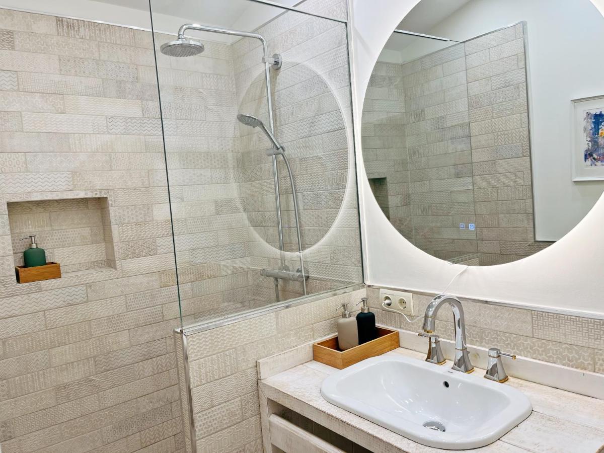 Cheerful Townhouse Center Sitges 5 Bedrooms Pool And Terrace Exterior foto