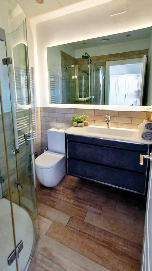 Cheerful Townhouse Center Sitges 5 Bedrooms Pool And Terrace Exterior foto
