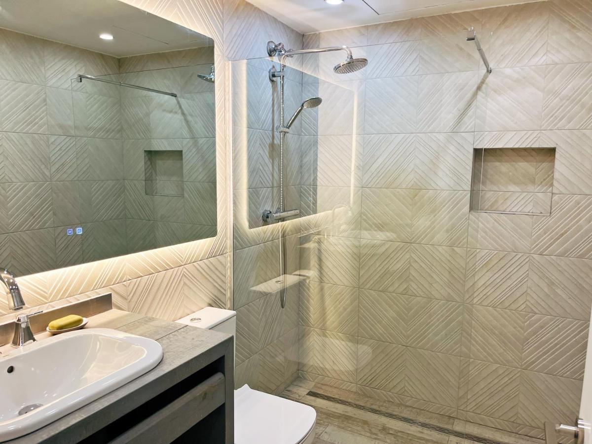 Cheerful Townhouse Center Sitges 5 Bedrooms Pool And Terrace Exterior foto
