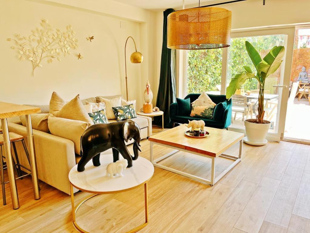 Cheerful Townhouse Center Sitges 5 Bedrooms Pool And Terrace Exterior foto