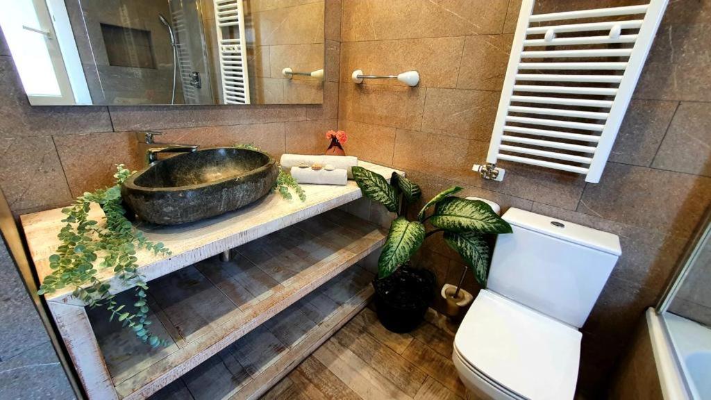 Cheerful Townhouse Center Sitges 5 Bedrooms Pool And Terrace Exterior foto
